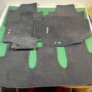 LEXUS 2024 TX350/TX550 H PLUS 5 PCS BLACK CARPET FLOOR MATS PT206-48242-02